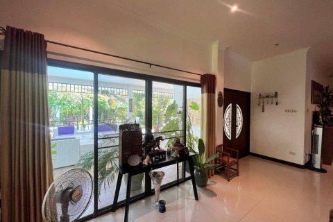 Villa in Hua Hin, Thailand 5 bedrooms № 114761 - photo 4