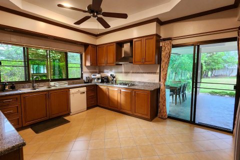 Villa in Chiang Mai, Thailand 5 bedrooms № 172503 - photo 28