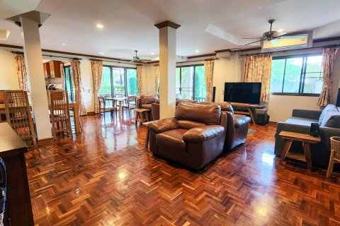 Villa in Chiang Mai, Thailand 5 bedrooms № 172503 - photo 22