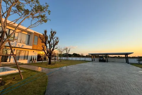 House in Chiang Mai, Thailand 3 bedrooms № 172505 - photo 1