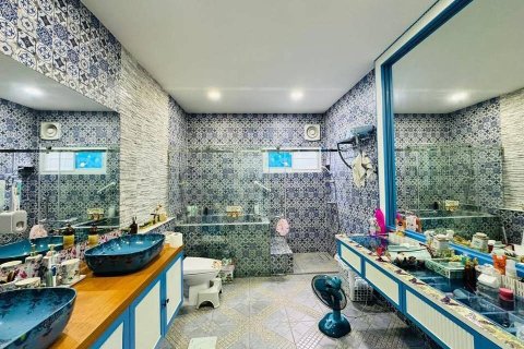 Duplex in Pattaya, Thailand 5 bedrooms № 152800 - photo 8
