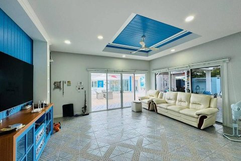 Duplex in Pattaya, Thailand 5 bedrooms № 152800 - photo 5