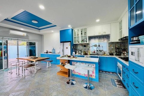 Duplex in Pattaya, Thailand 5 bedrooms № 152800 - photo 3