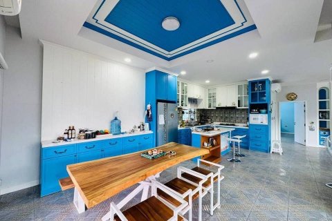 Duplex in Pattaya, Thailand 5 bedrooms № 152800 - photo 6