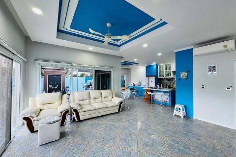 Duplex in Pattaya, Thailand 5 bedrooms № 152800 - photo 4