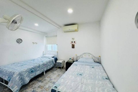 Duplex in Pattaya, Thailand 5 bedrooms № 152800 - photo 17