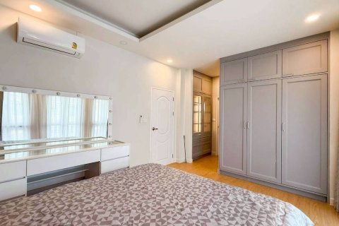 House in Phuket, Thailand 3 bedrooms № 152805 - photo 12