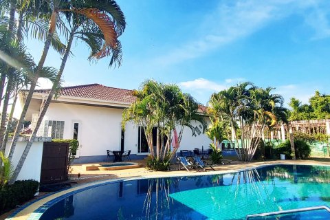 Villa in Klaeng, Thailand 3 bedrooms № 152801 - photo 1