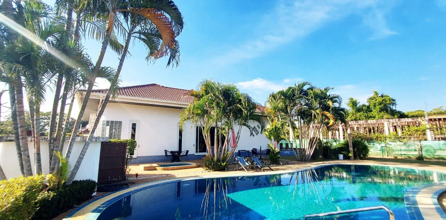 Villa in Klaeng, Thailand 3 bedrooms № 152801