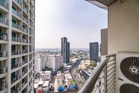 Studio dans le Condo à Watthana, Bangkok, Thaïlande  № 152803 - photo 5