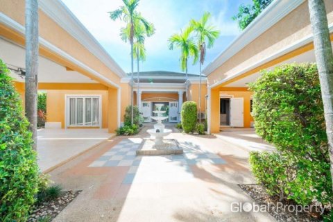 Maison à Pattaya, Thaïlande 4 chambres № 172521