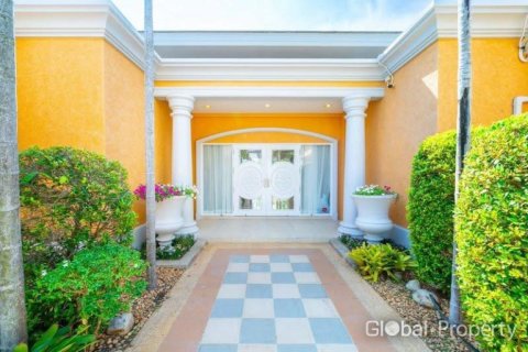 Maison à Pattaya, Thaïlande 4 chambres № 172521 - photo 2