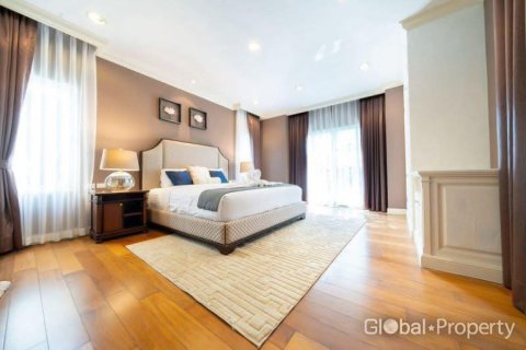 Maison à Pattaya, Thaïlande 4 chambres № 172521 - photo 9