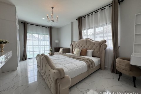 Maison à Pattaya, Thaïlande 4 chambres № 172520 - photo 10