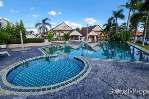 House in Pattaya, Thailand 3 bedrooms № 172523