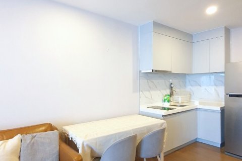 Studio dans le Condo à Huai Khwang, Bangkok, Thaïlande № 137007 - photo 3