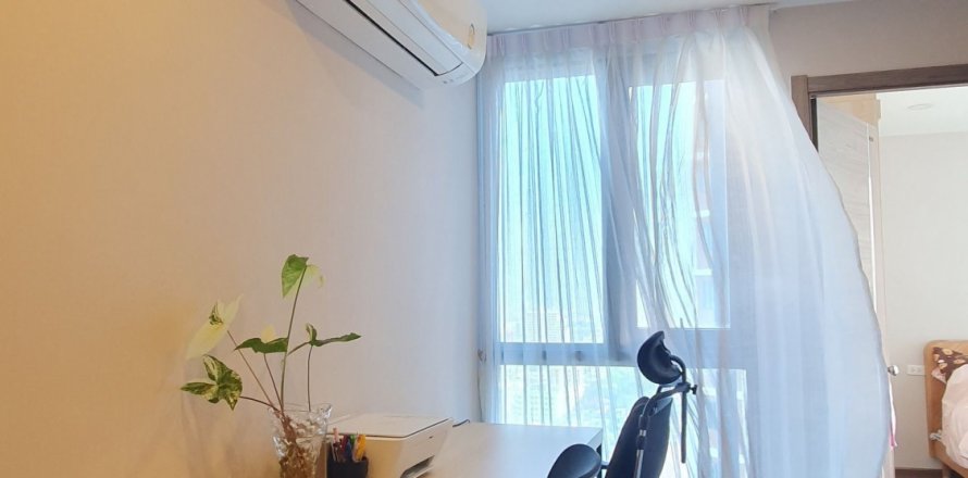 Studio dans le Condo à Huai Khwang, Bangkok, Thaïlande № 137007