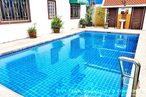 Haus in Pattaya, Thailand 4 Schlafzimmer № 222966 - Foto 2
