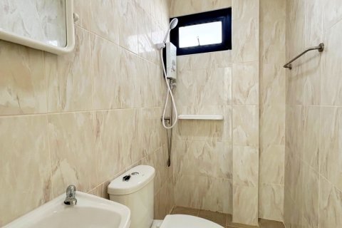 House in Saraphi, Thailand 4 bedrooms № 205550 - photo 10