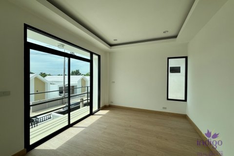 House in Saraphi, Thailand 4 bedrooms № 205550 - photo 5