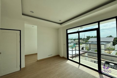 House in Saraphi, Thailand 4 bedrooms № 205550 - photo 6