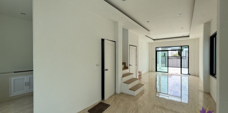 House in Saraphi, Thailand 4 bedrooms № 205550