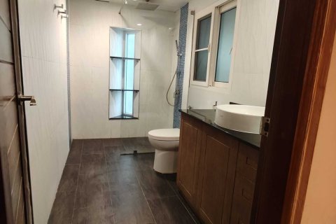 Кондоминиум с 2 спальнями в Бангне, Бангкок, Таиланд № 149741 - фото 7