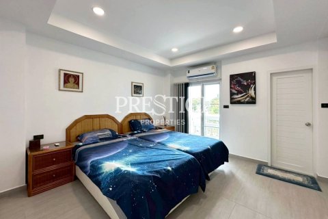 Condo in Pattaya, Thailand, 3 bedrooms № 197542 - photo 21
