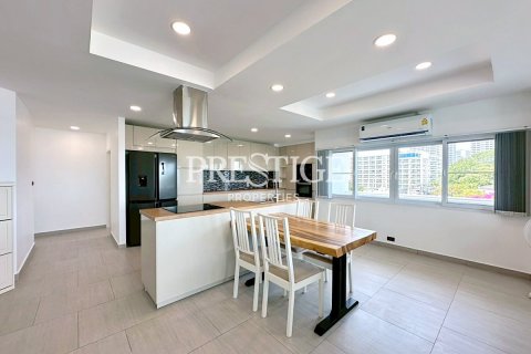 Condo in Pattaya, Thailand, 3 bedrooms № 197542 - photo 6