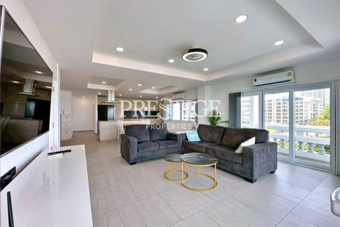 Condo in Pattaya, Thailand, 3 bedrooms № 197542 - photo 3