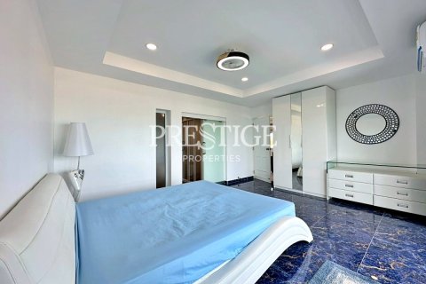 Condo in Pattaya, Thailand, 3 bedrooms № 197542 - photo 13