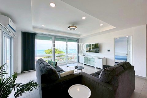 Condo in Pattaya, Thailand, 3 bedrooms № 197542 - photo 2