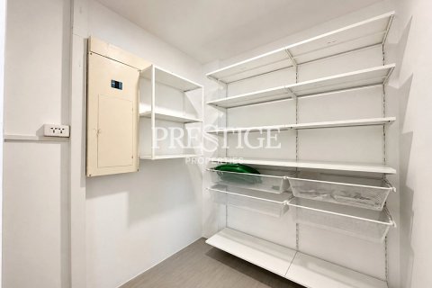 Condo in Pattaya, Thailand, 3 bedrooms № 197542 - photo 24