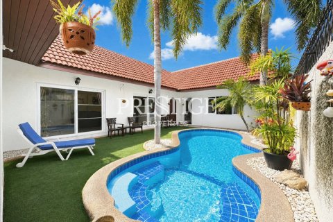House in Pattaya, Thailand 2 bedrooms № 197538