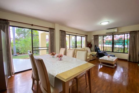 House in Chiang Mai, Thailand 4 bedrooms № 75146 - photo 13