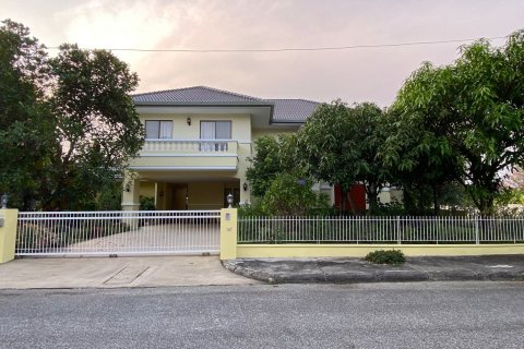 Дом в Чиангмае, Таиланд с 4 спальнями № 75146