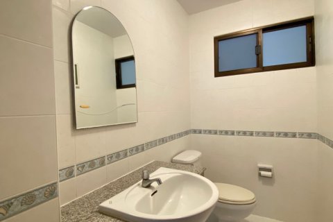 House in Chiang Mai, Thailand 4 bedrooms № 75146 - photo 14