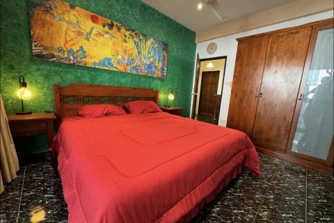 Townhouse in Kathu, Thailand 2 bedrooms № 173099 - photo 4