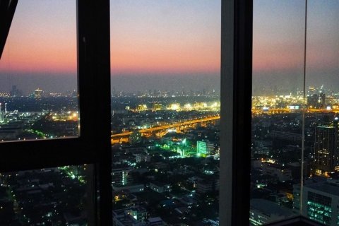 Studio dans le Condo à Phra Khanong, Bangkok, Thaïlande  № 173096 - photo 8