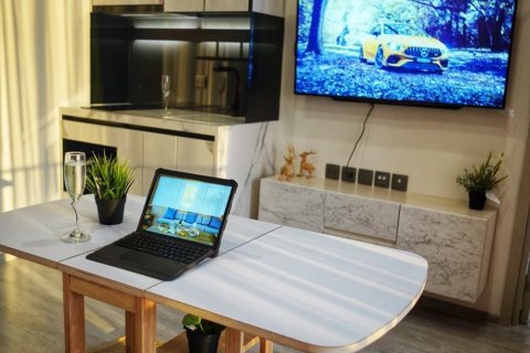 Studio dans le Condo à Phra Khanong, Bangkok, Thaïlande  № 173096