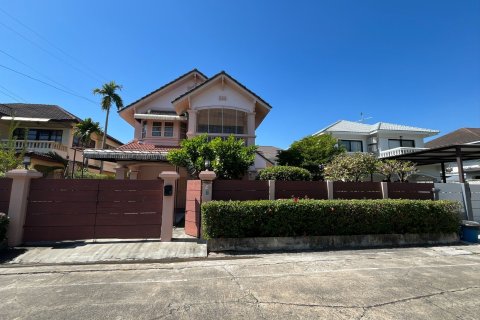 House in Khlong Toei, Bangkok, Thailand 4 bedrooms № 159328