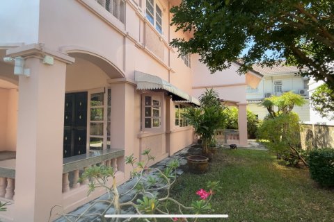 House in Khlong Toei, Bangkok, Thailand 4 bedrooms № 159328 - photo 4