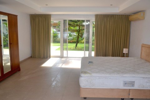 House in Pattaya, Thailand 4 bedrooms № 157596 - photo 14