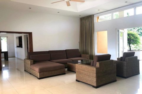 House in Pattaya, Thailand 4 bedrooms № 157596 - photo 6