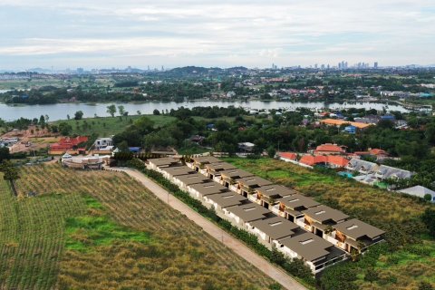 House in Bang Lamung, Thailand 3 bedrooms № 157601 - photo 3