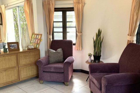 House in Saphan Sung, Bangkok, Thailand 4 bedrooms № 162157 - photo 11