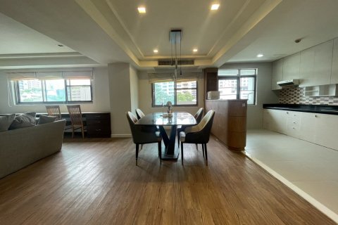 Кондоминиум с 3 спальнями в Ваттхане, Бангкок, Таиланд № 138899 - фото 4