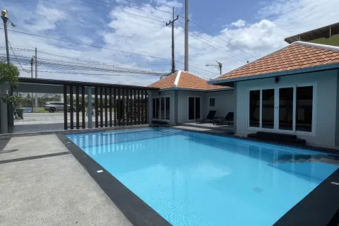 Villa in Pattaya, Thailand 4 bedrooms № 155664 - photo 2