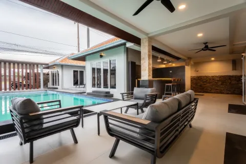 Villa in Pattaya, Thailand 4 bedrooms № 155664 - photo 3