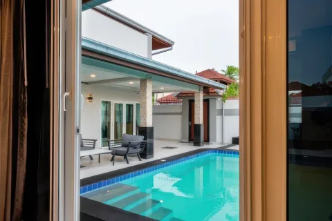 Villa in Pattaya, Thailand 4 bedrooms № 155664 - photo 17